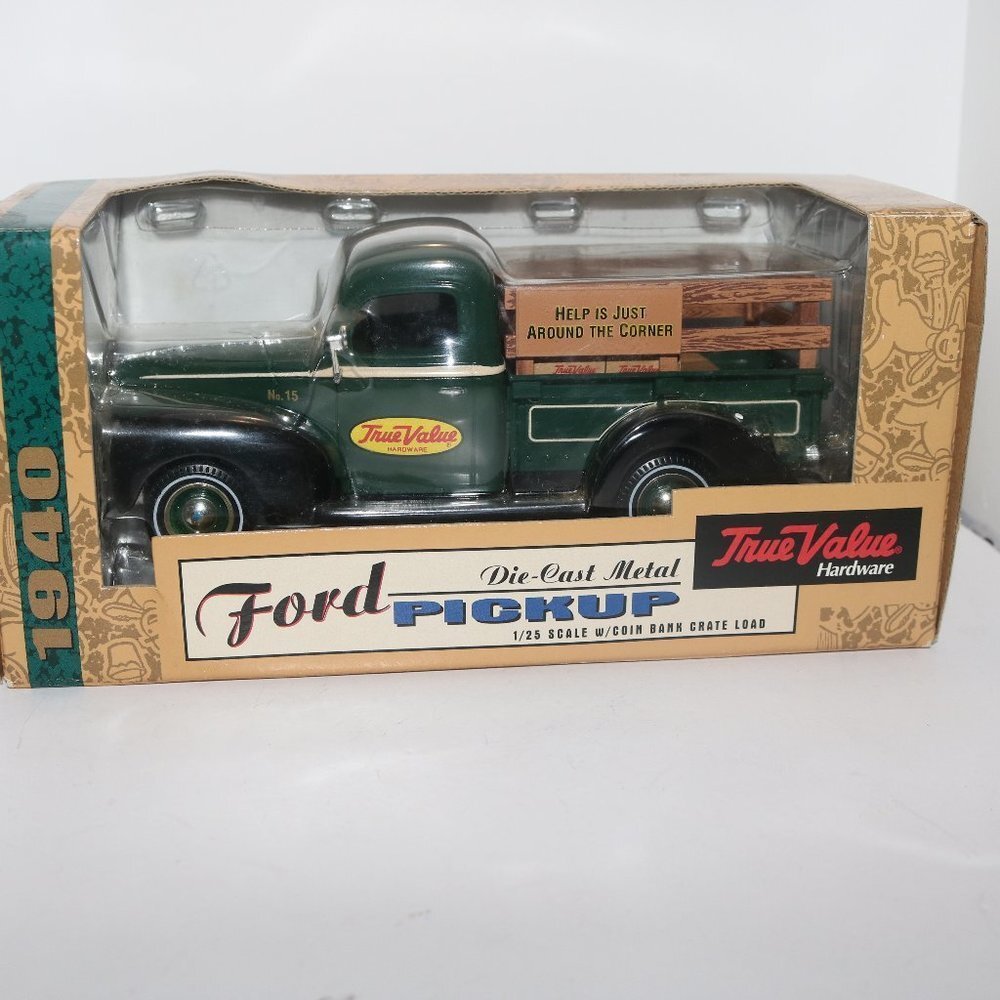 ERTL Collectibles True Value 1940 truck bank